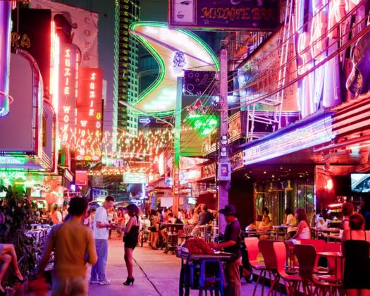 Unveiling the Vibrancy: 10 Fantastic Ways to Experience Nightlife in Bangkok
